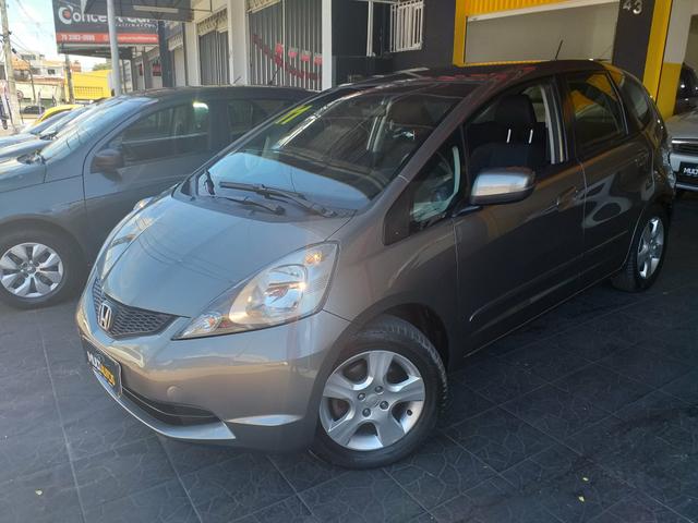 Fit 1.4 lx 2011 o mais Novo de Sergipe de garagem