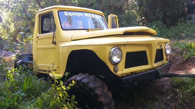 F75 4x4 recém revisada - Foto 5