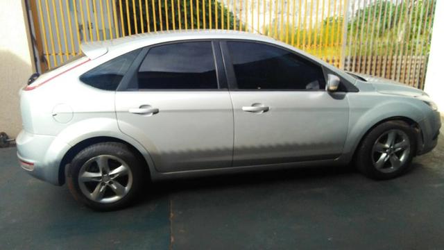Ford Focus Hatch automático 2.0 - Foto 4