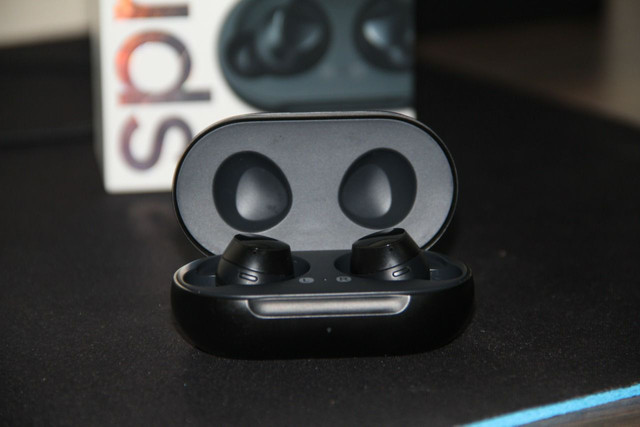 Samsung Galaxy S10 e Galaxy Buds - Foto 4