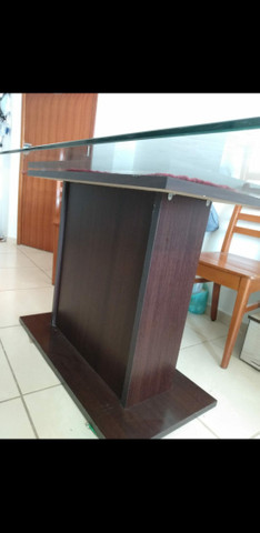 Mesa com tampo de vidro (somente a mesa)