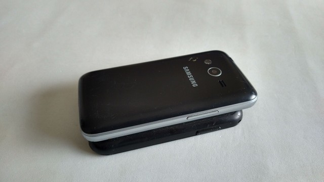 02 Celulares Samsung - antigos e originais (peças ou reparo) - Foto 2