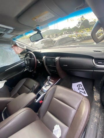 Toyota Sw4 Srx 2.8 2019 Farol Motor Porta Airbag Parachoque Capo Lanterna Sucata - Foto 4