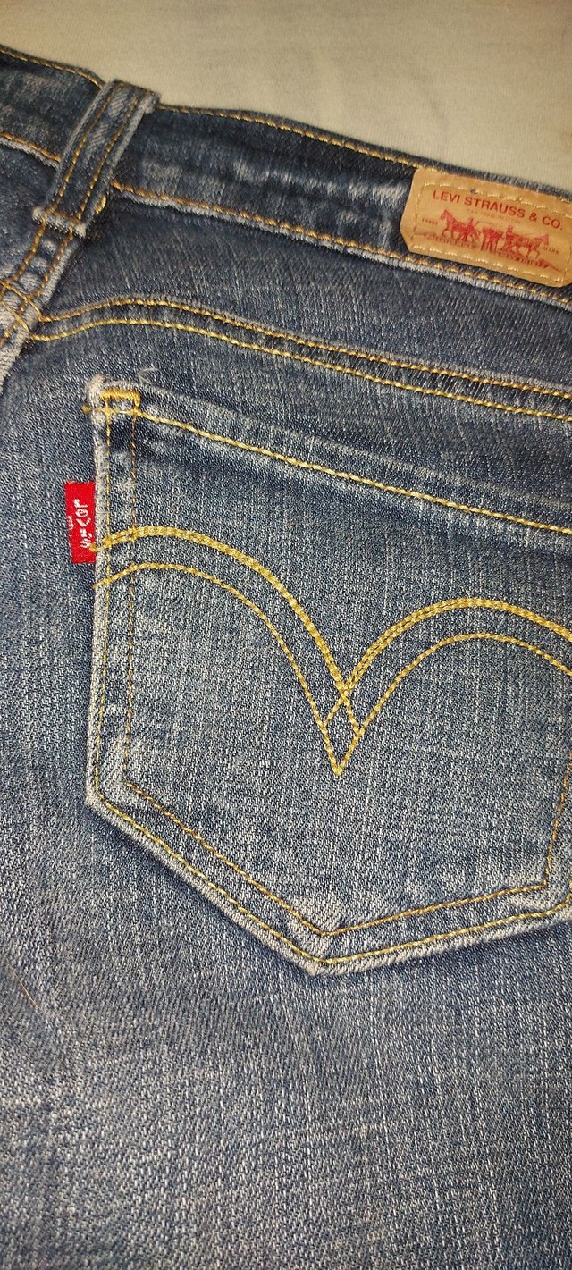 Calça Jeans Levi's 524 skinny (tam 34) - Foto 3