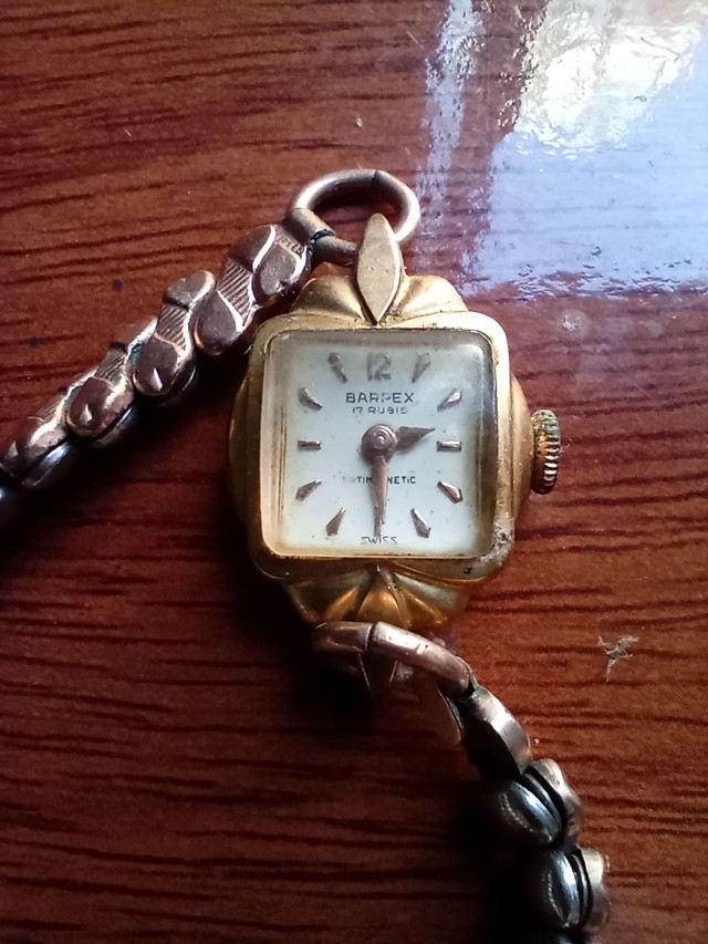 Antigo relógio de pulso 