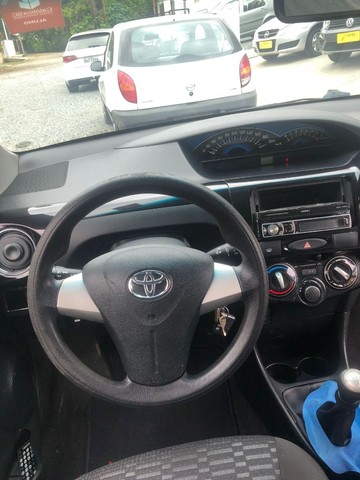 Toyota Etios 2014 1.5 Hatch - Foto 4