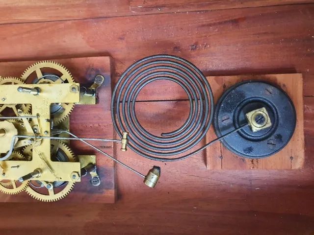 relógio reguladora, 2 furos, medidas 64 x 31 x 15 cm - Foto 2