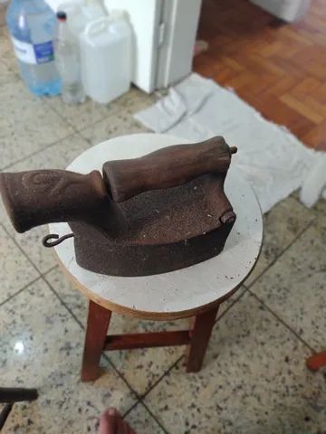 ferro de passar roupa à carvão  - Foto 2