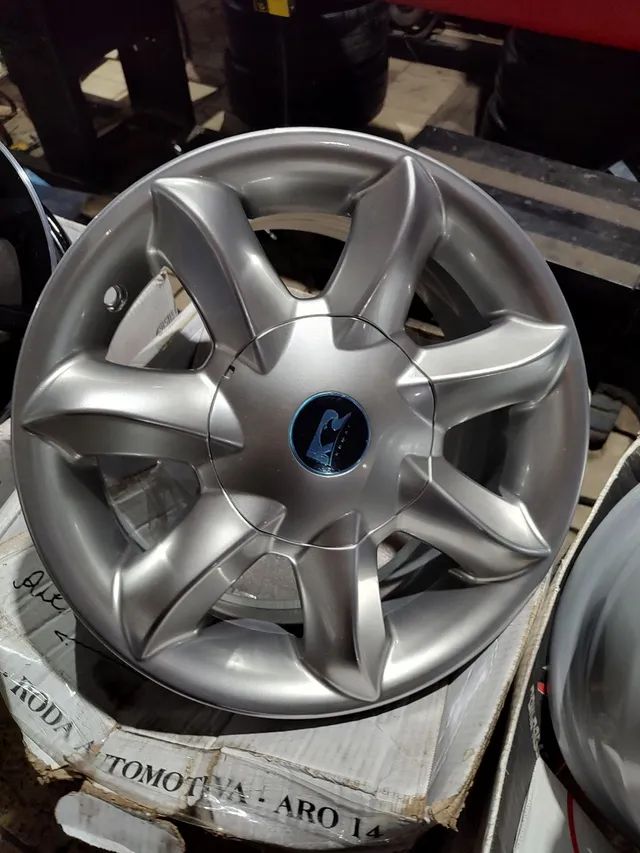 Aro 14 novas em 10 x sem juros furacão universal 4x100 e 4x108modelo Santorini