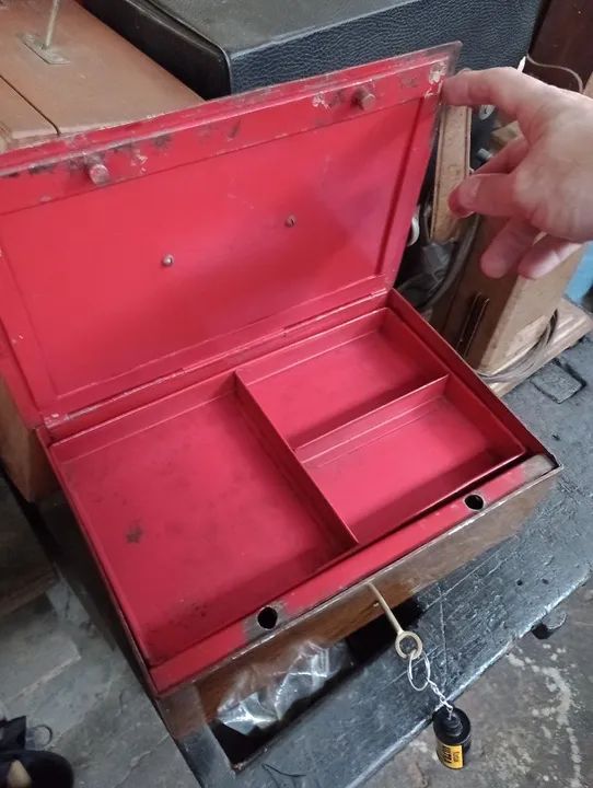 Caixa cofre antiga  - Foto 2