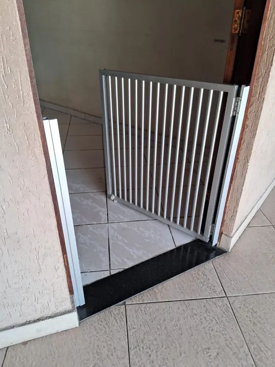 Grade de contenção de ALUMÍNIO, não enferruja, ideal para crianças e pets OPORTUNIDADE!!!