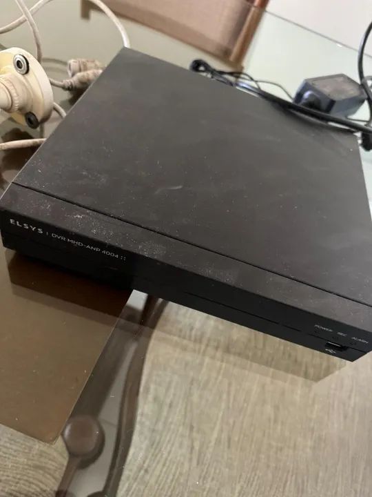 Gravador Digital Anpoe 4 Canais MHD-ANP 4004 - Com câmeras