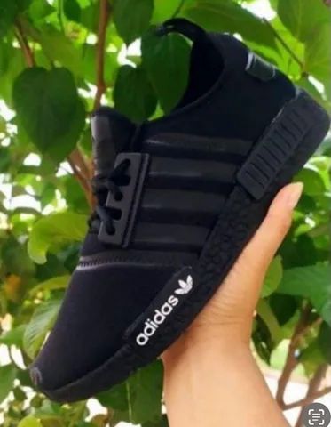 tenis  preto adidas casual