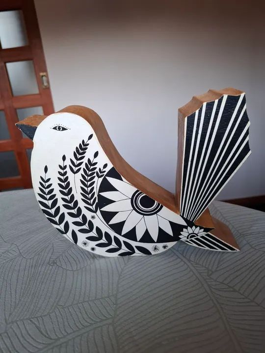 Adorno de pássaro decorativo em madeira maciça novo da loja Westwing 