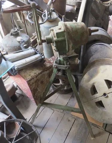 Antigo equipamento para lubrificação