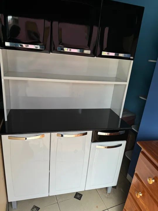 Armário de Cozinha Branco com Tampo Preto - Foto 5