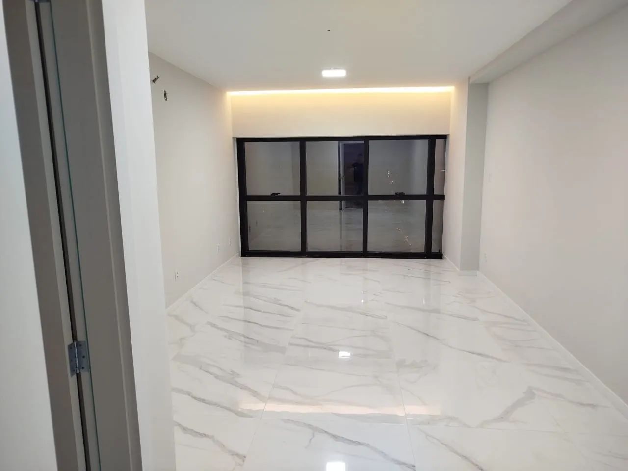 Sala comercial Ed. Arya