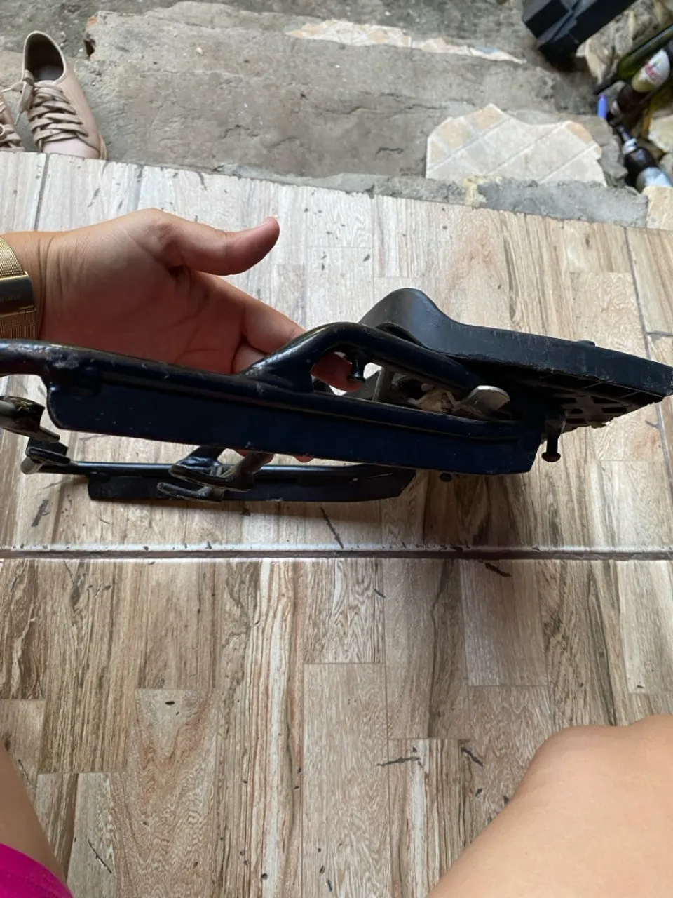 Bagageiro com suporte de baú