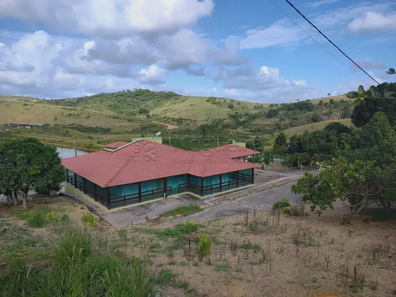 Fazenda para venda possui 265 hectares com 4 quartos, sendo 4 suites. FAZENDA COMPLETA!