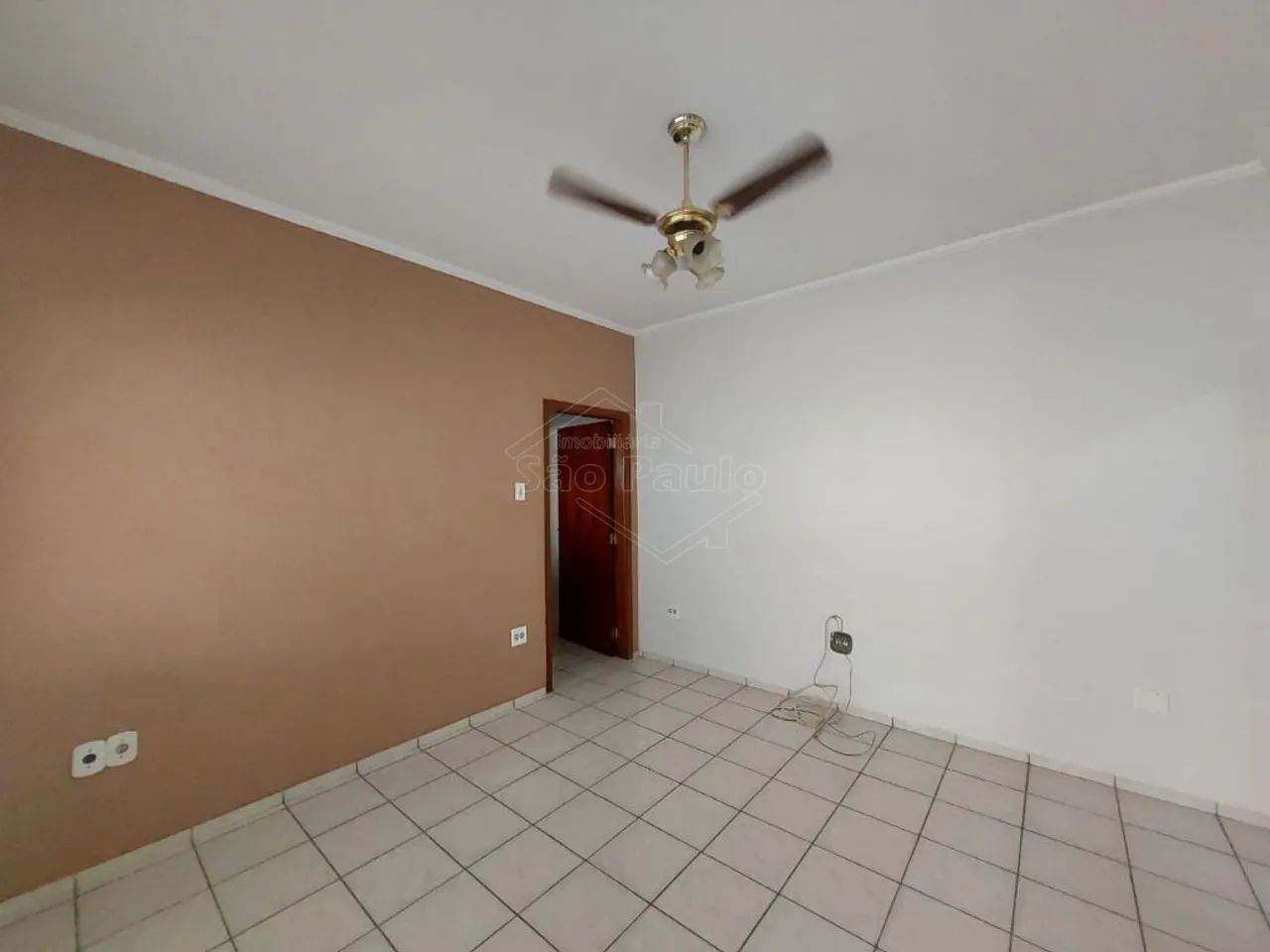Venda de Casas / Padrão na cidade de Araraquara - Foto 4