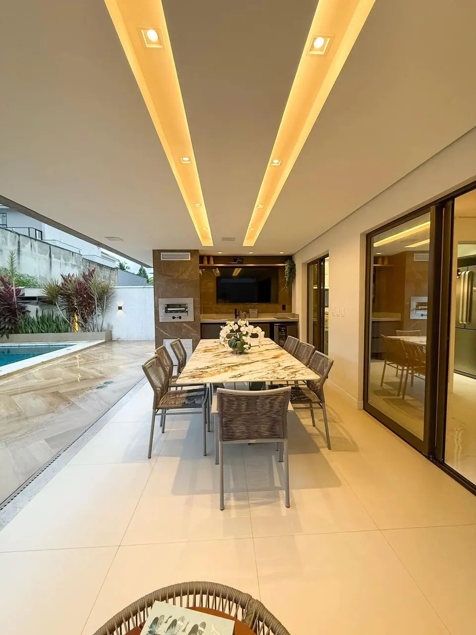 Jardins Ibiza, Porteira Fechada, 4 Suítes, DCE, 4 Vagas, Energia Solar, Piscina com Cascat - Foto 3