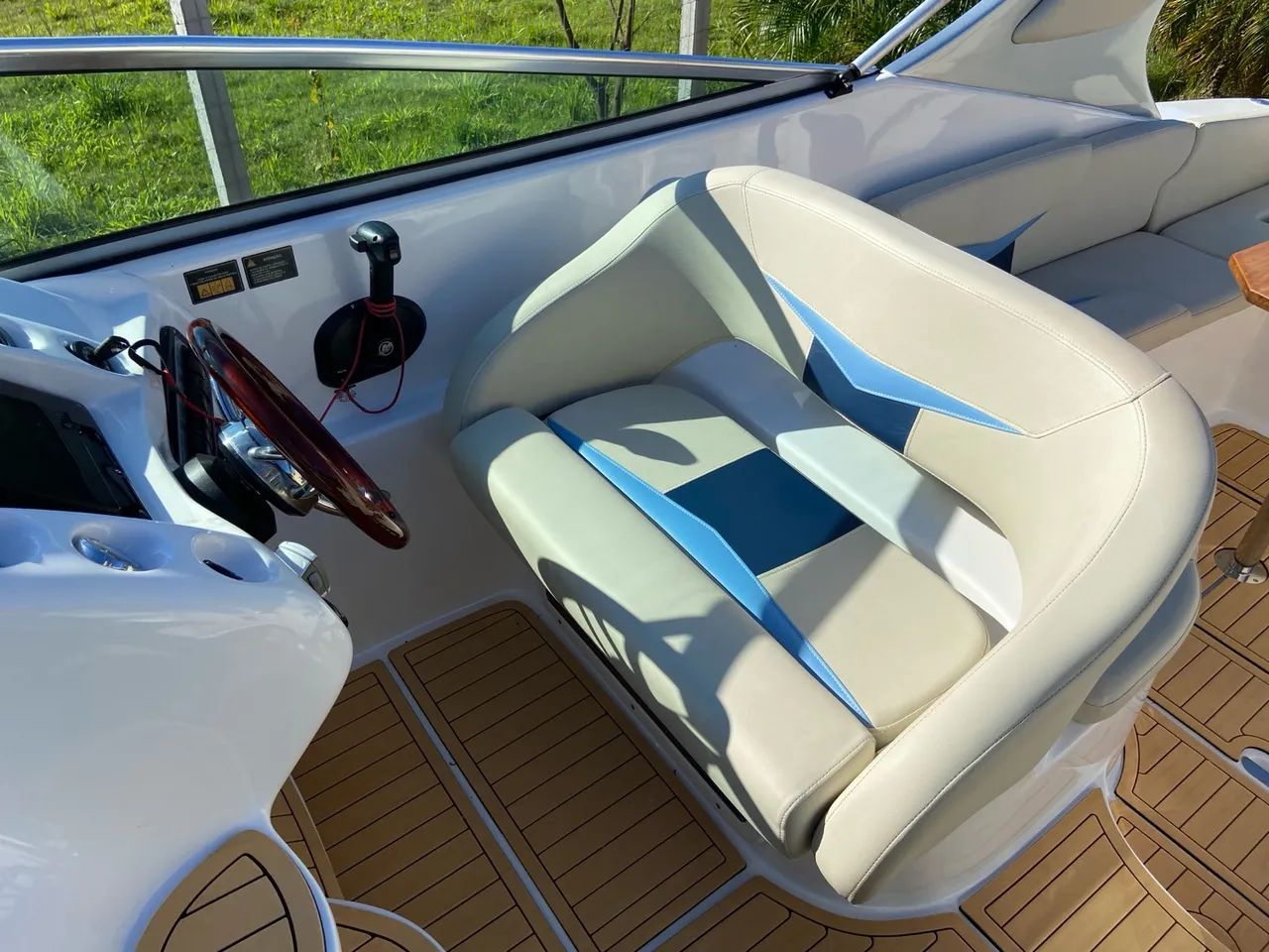 LANCHA TRITON 275 SPORT 2023 banheiro fechado 2 quartos de casal impecável   - Foto 10
