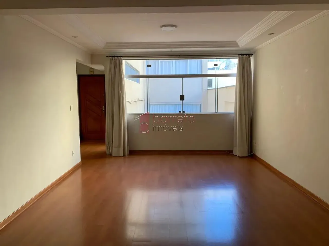 APARTAMENTO PARA VENDA E LOCAÇÃO, NO EDIFÍCIO SÃO DOMINGOS, NO CENTRO DE JUNDIAÍ/SP