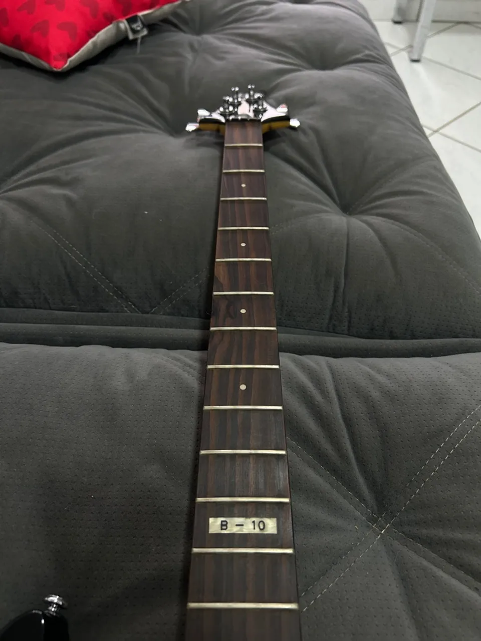 Baixo ESP LTD - B-10 4 cordas (zerado)