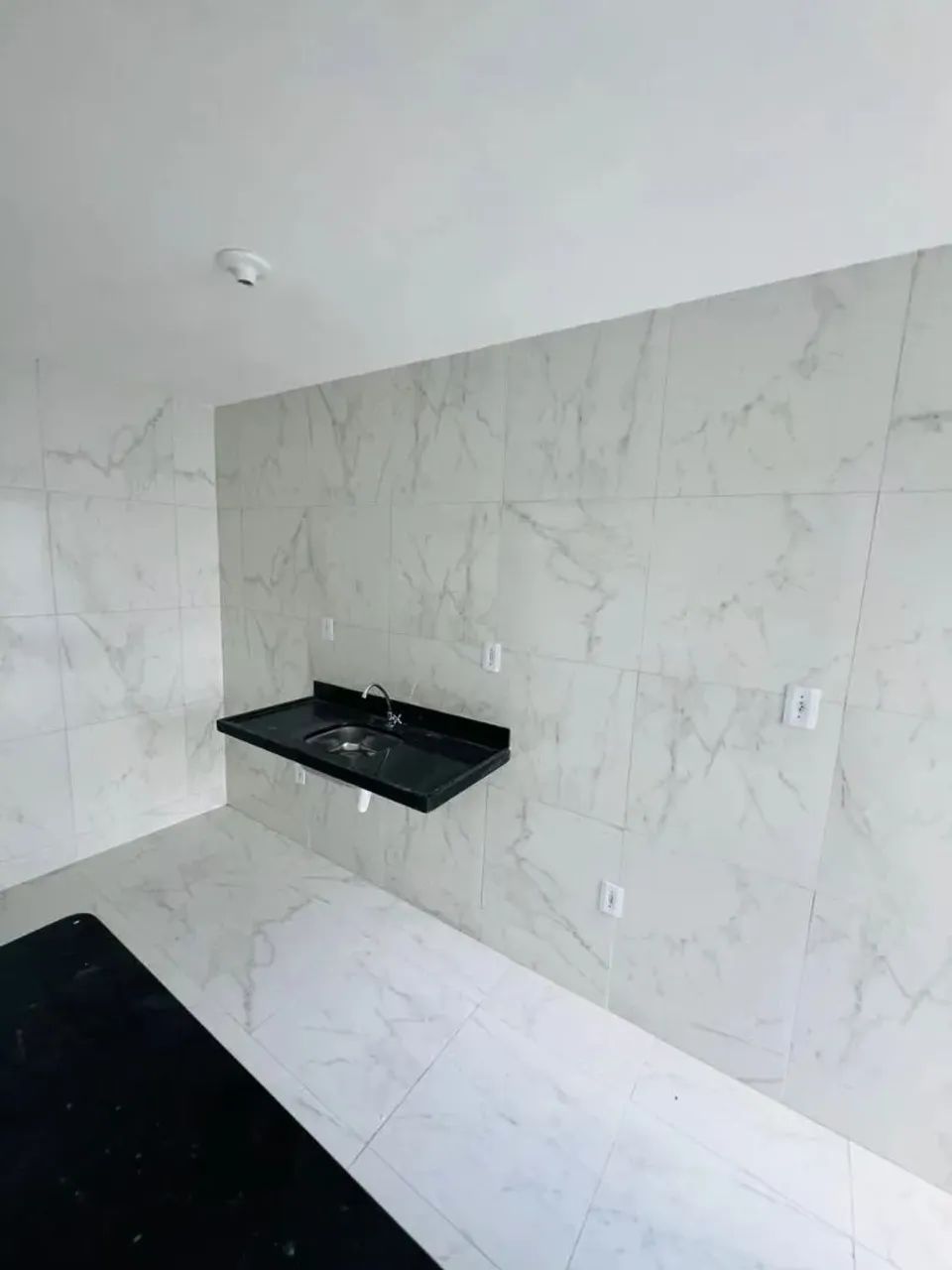 Apartamento térreo com 2 quartos, próximo da praia, comércios e transporte público, a pouc - Foto 6