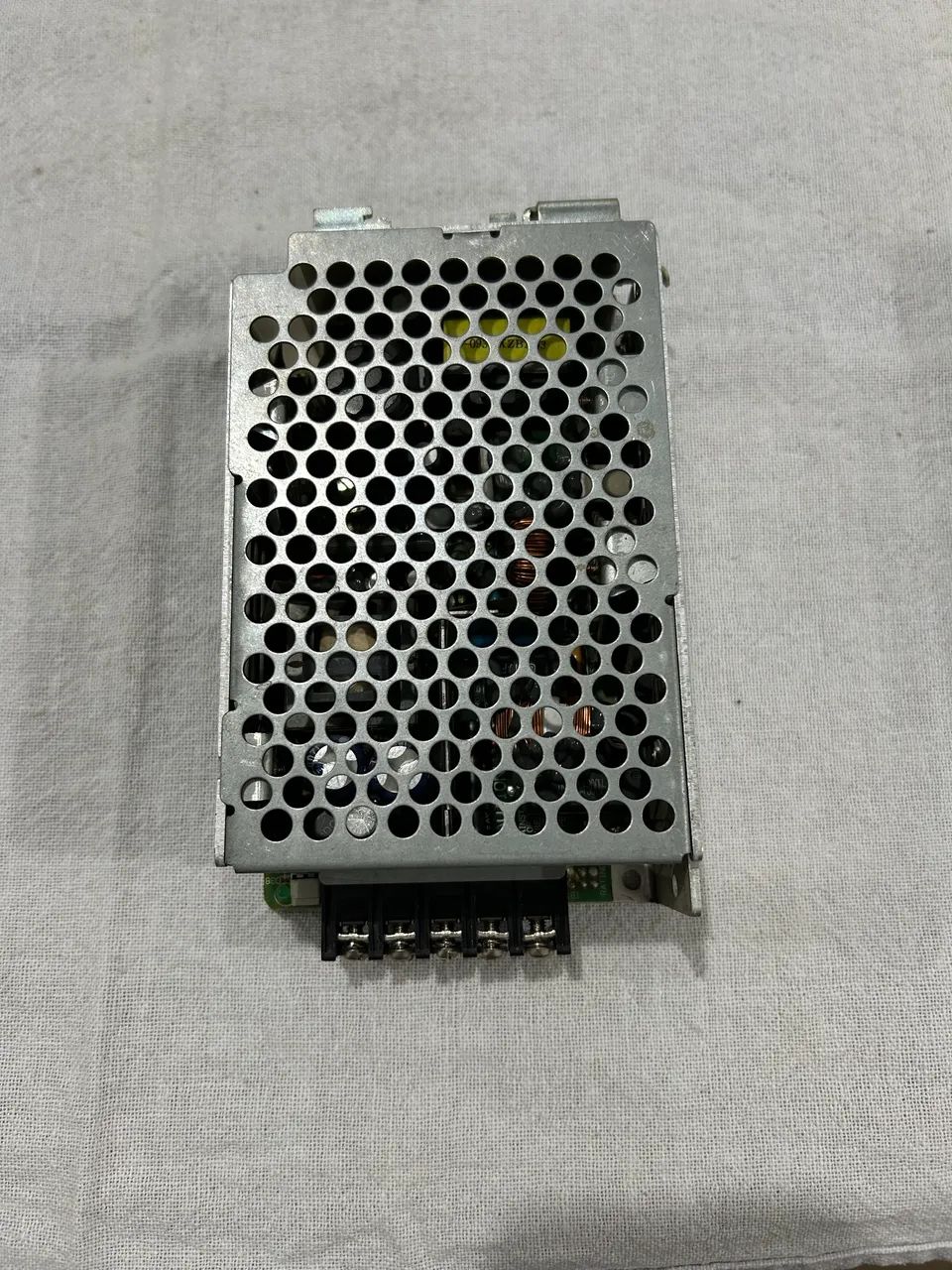 Omron S8PS-10024CD fonte baja tensão 