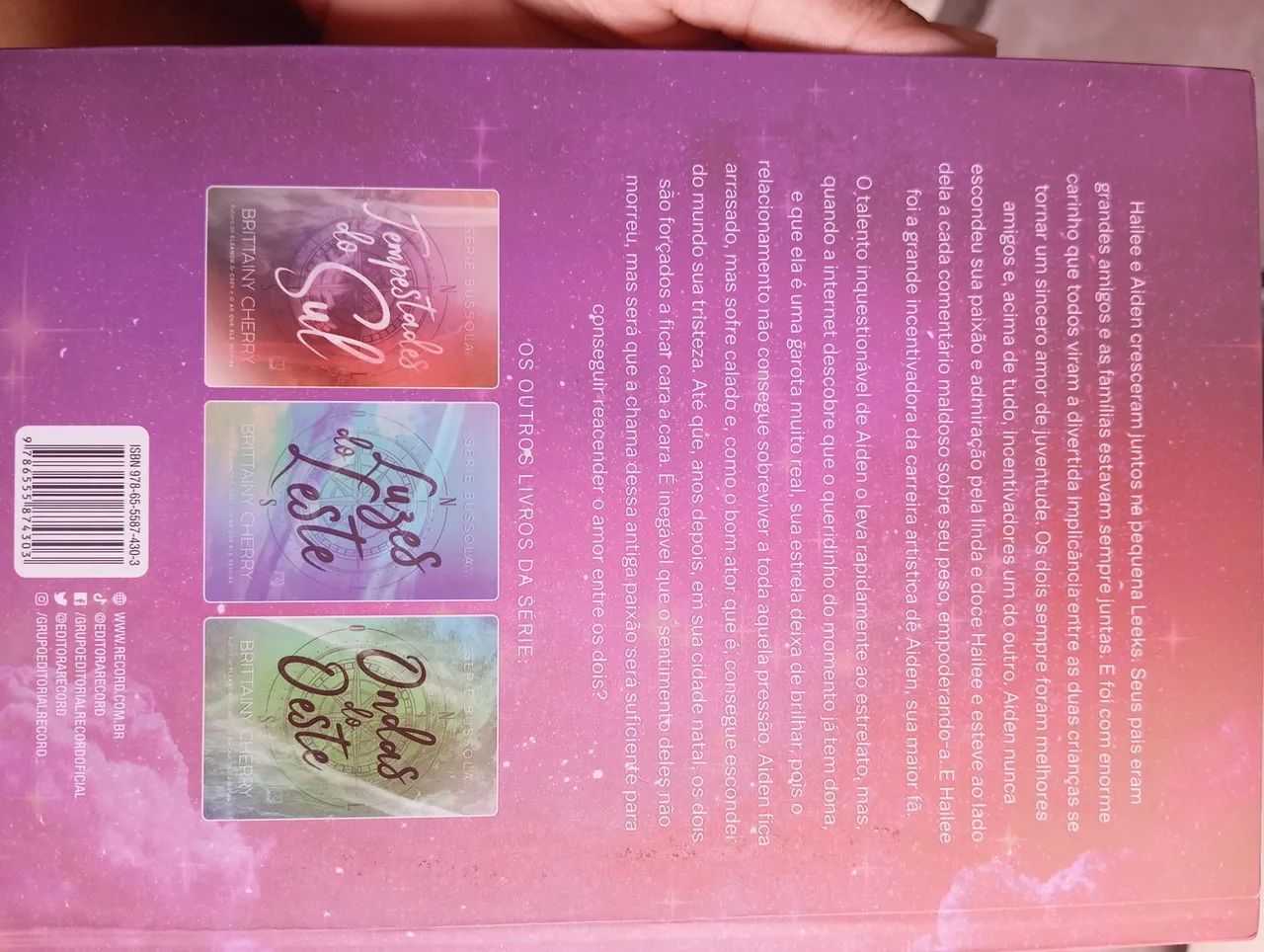 Série Bússola - 4 livros - Brittany Cherry - Foto 5