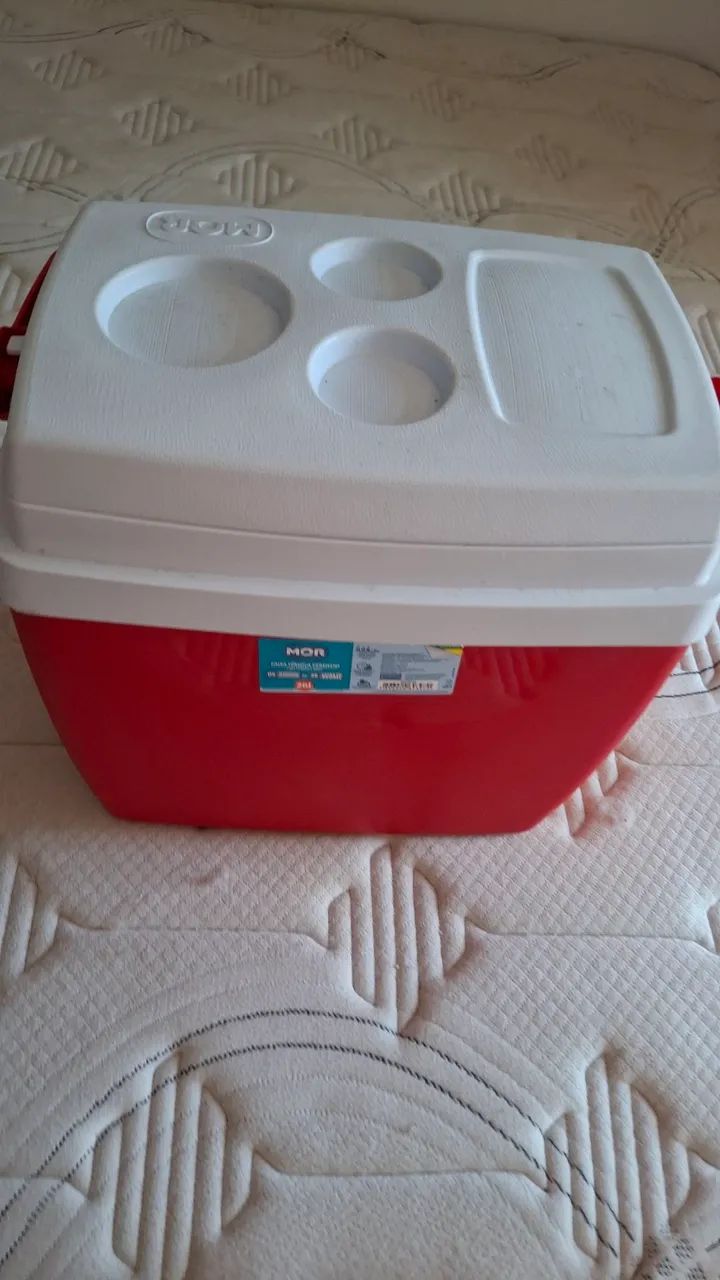 MOR 26L Thermal Box - Red/White - Compact and Excellent at Temperature Retention!