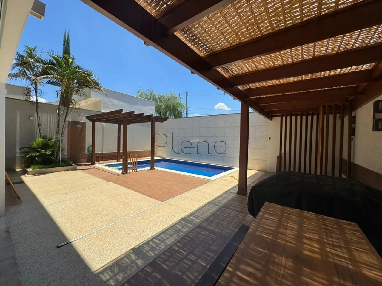 Sobrado para alugar em Indaiatuba, Chácara Areal, com 4 suítes, com 700 m²