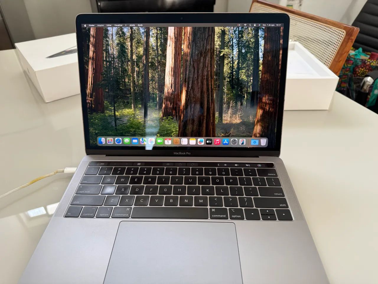 MacBook Pro 13 (2018) Touch Bar - Quad-Core i5 - 8GB RAM - 256GB