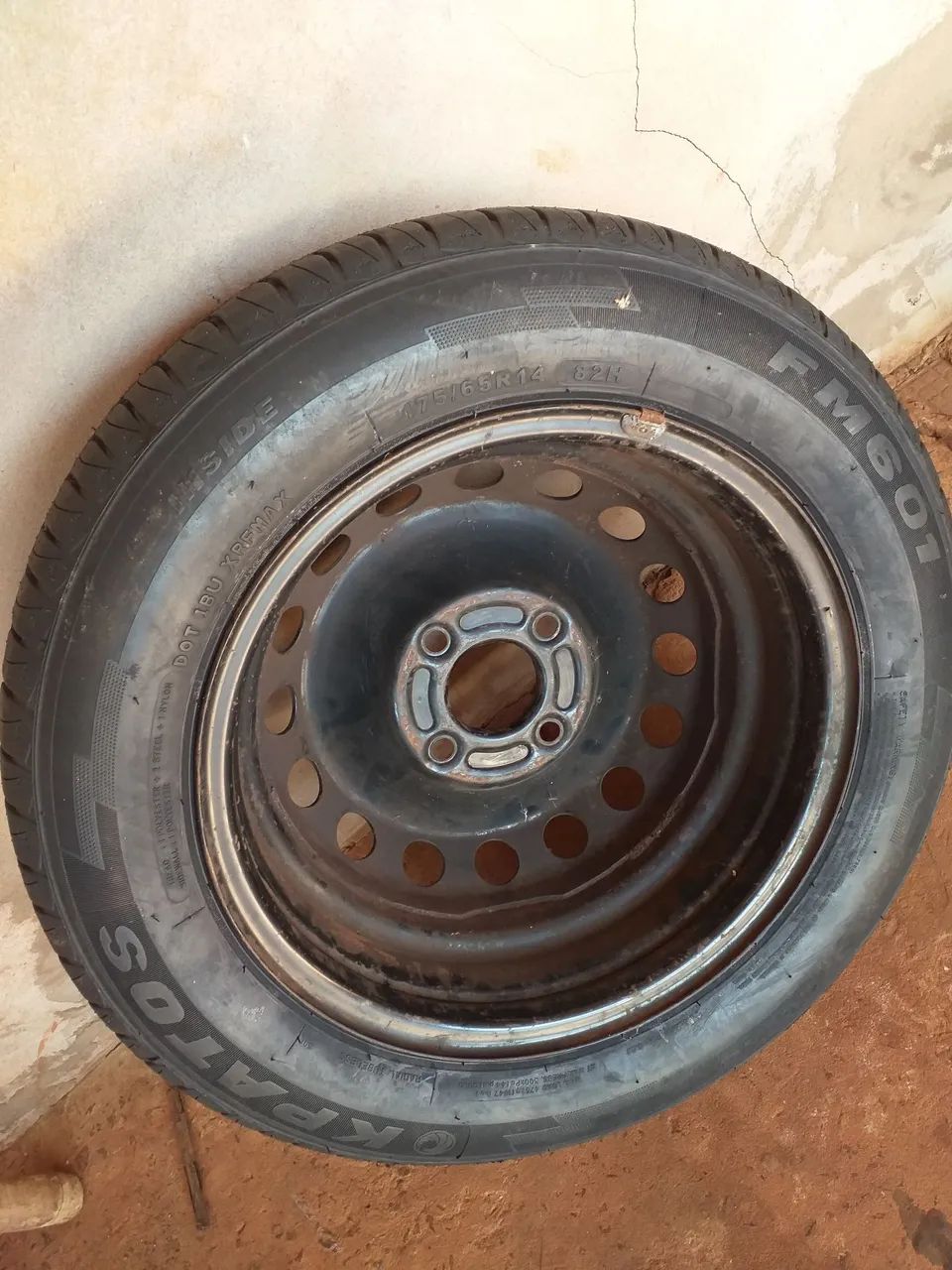 Estepe Ford Ka 2015 aro 14 pneu 175/65 - Foto 4