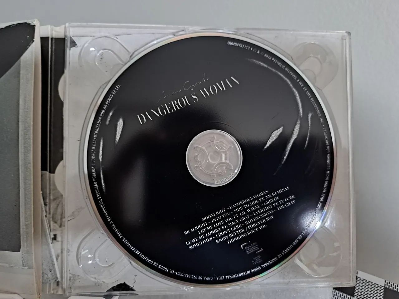 CD ARIANA GRANDE DANGEROUS WOMAN - Foto 2