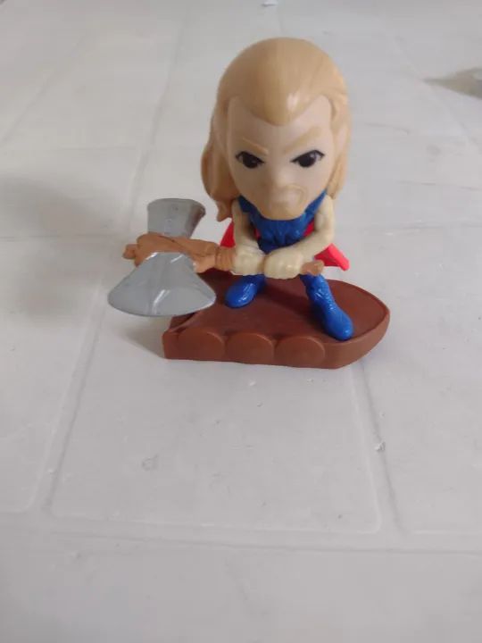 Bonecos Marvel THOR E BATMAN  - Foto 2