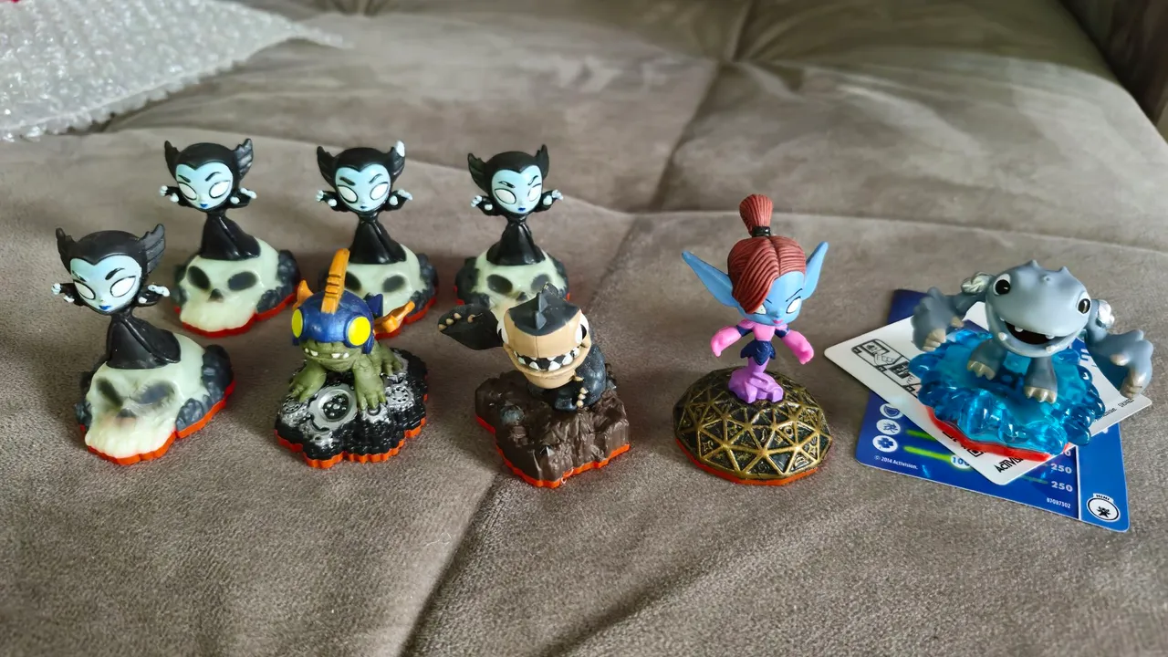 Bonecos skylanders trap team mini