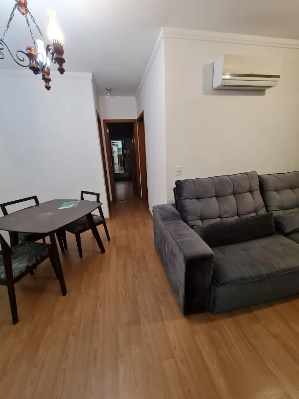 Apto mobiliado no bairro Glória para venda ou locação.