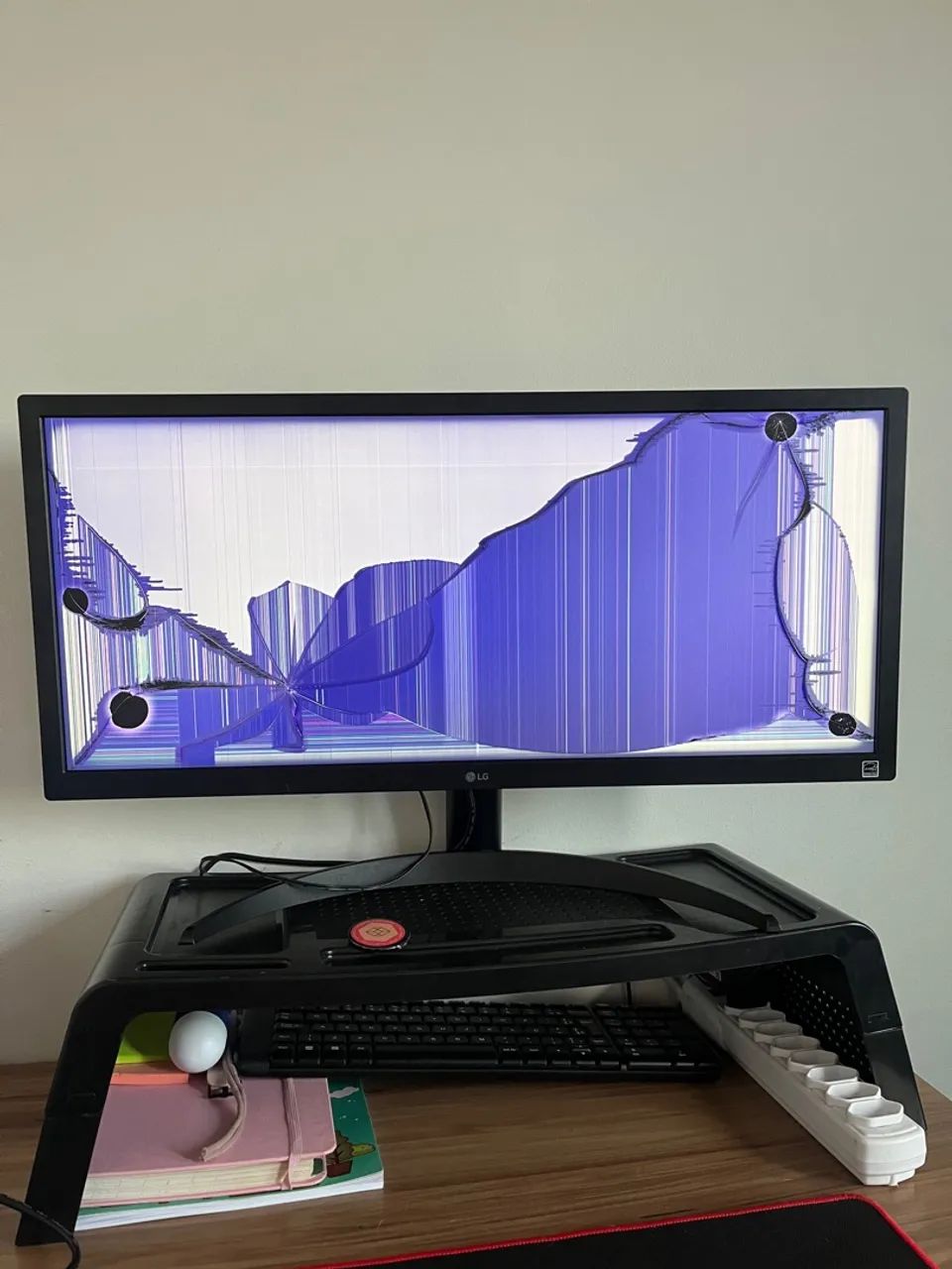 Monitor LG gamer 25.7 ultrawide quebrado