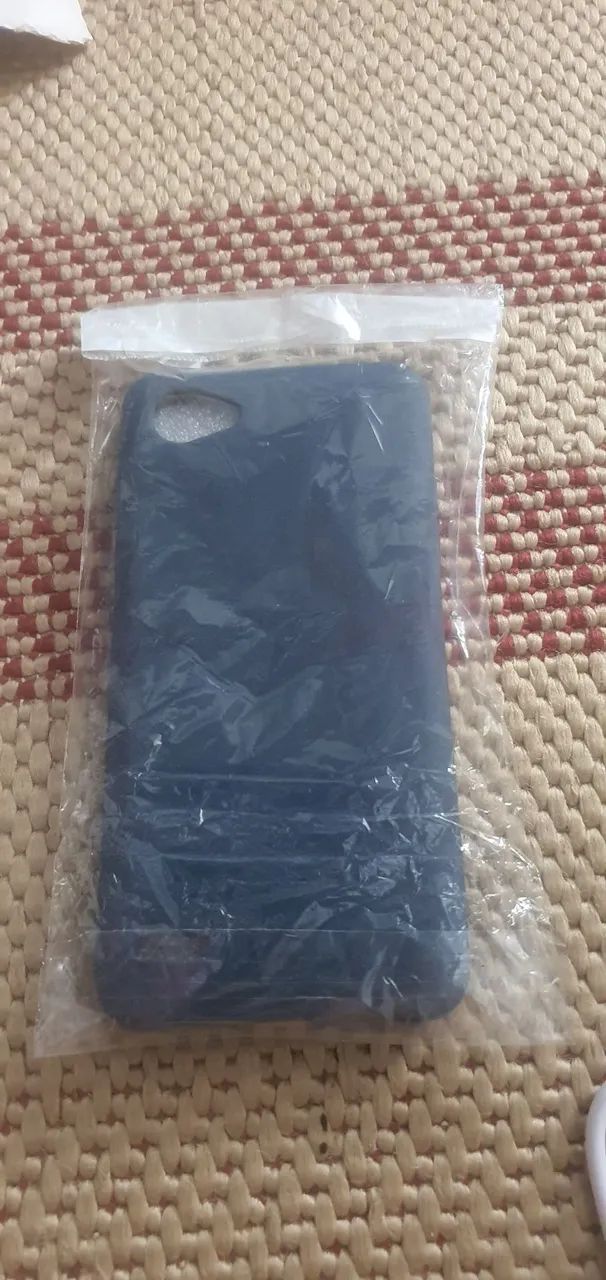 Capa de Celular Azul - usada uma vez LG Q6 plus