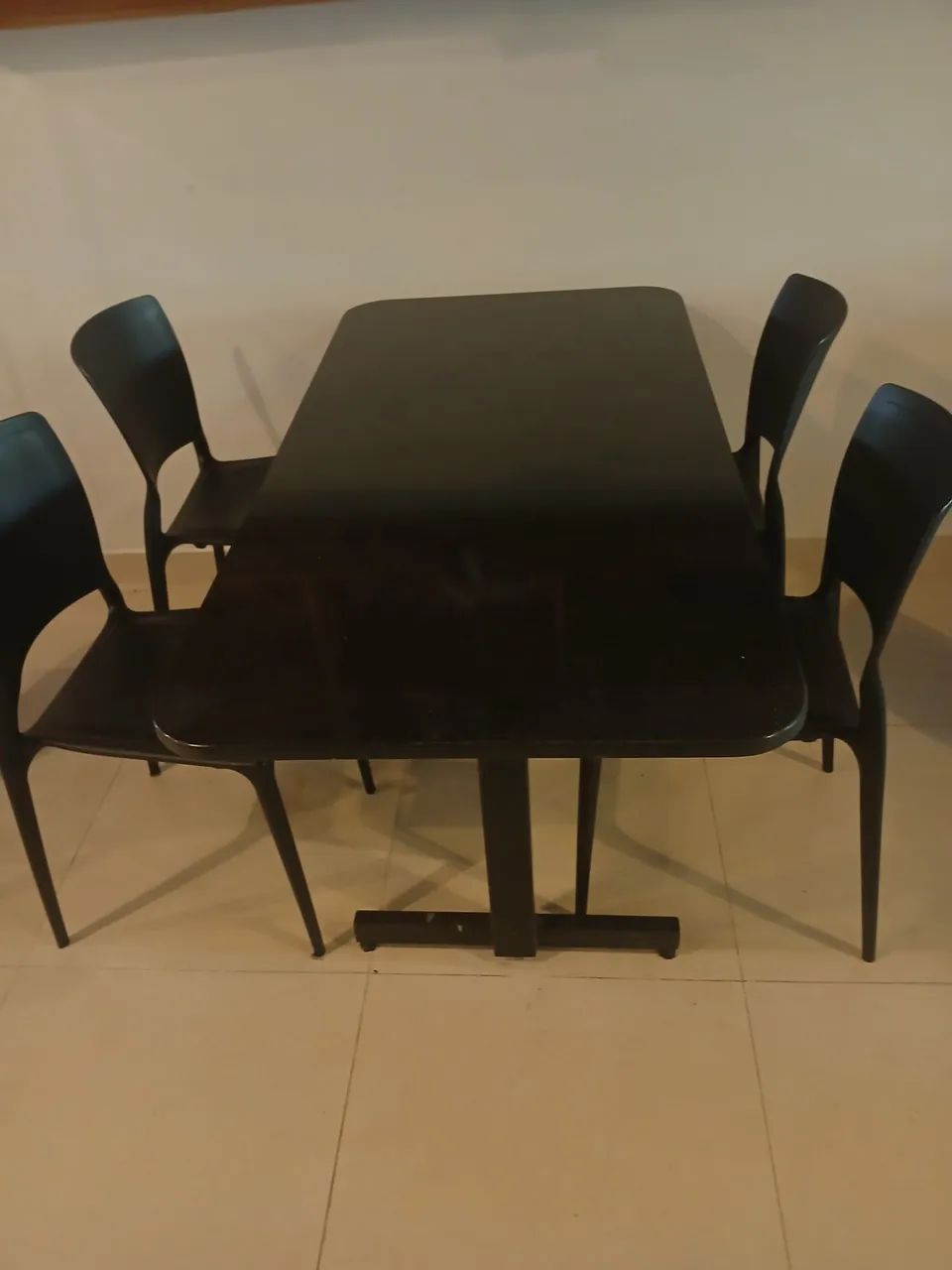 Mesas em granito cor preta com 1.40 x70 com base em ferro  cada 600 reais - Foto 2