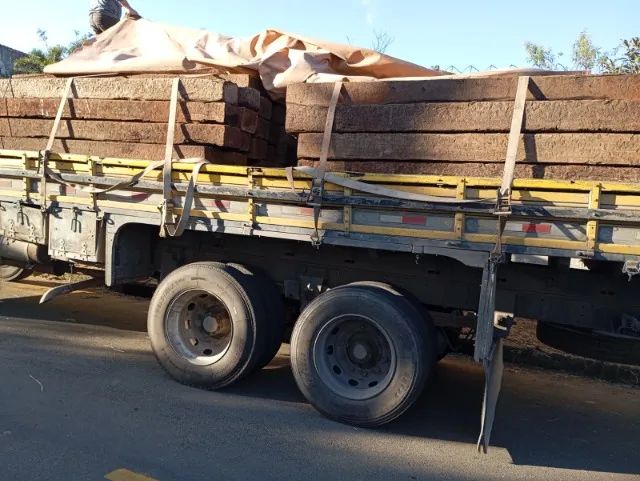 Dormentes de madeira de lei - Foto 3