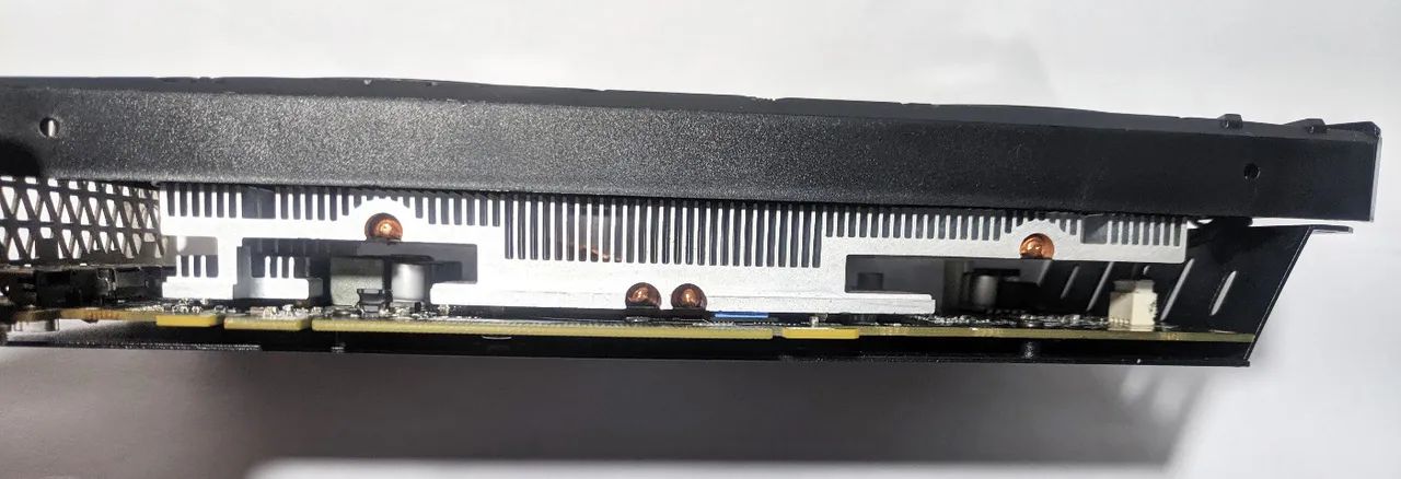 RX 580 8GB ELSA - PC não liga com ela conectada, para retirada de peças. - Foto 4