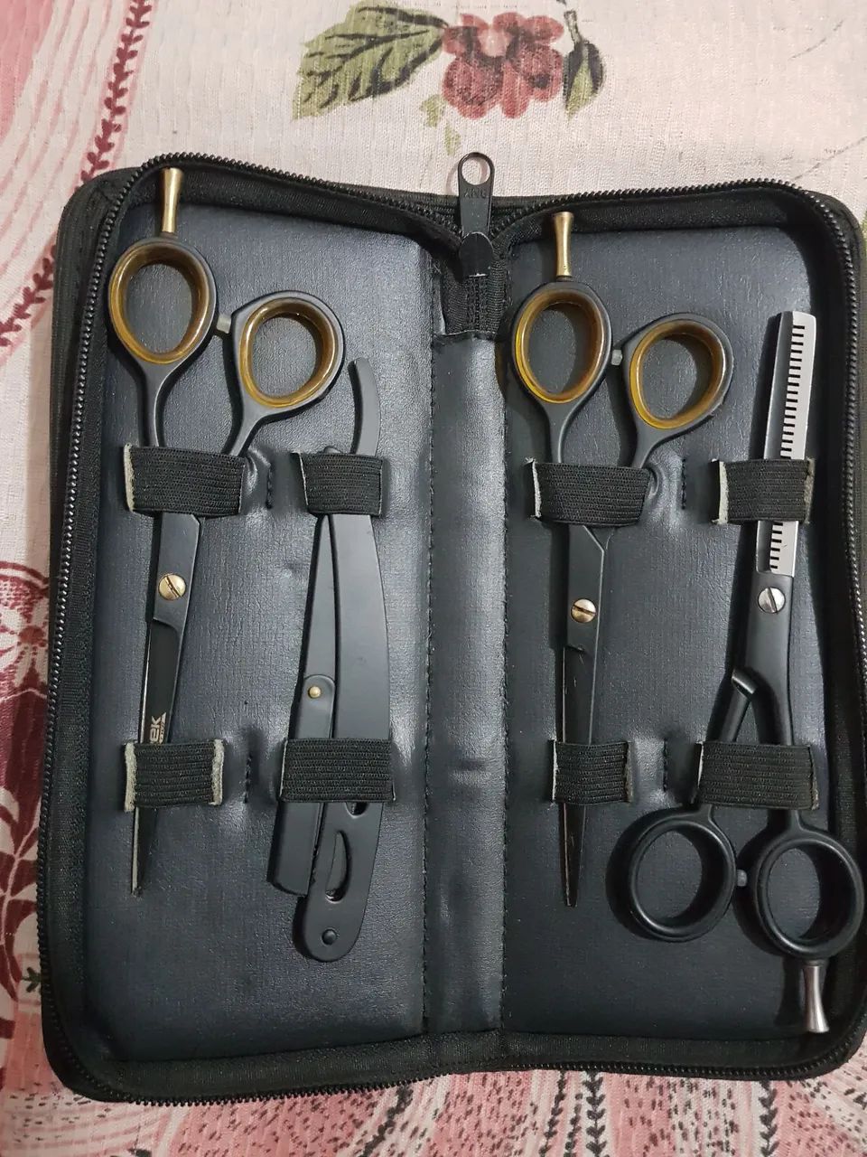Kit de Tesouras Profissional de Barbeiro - Foto 5