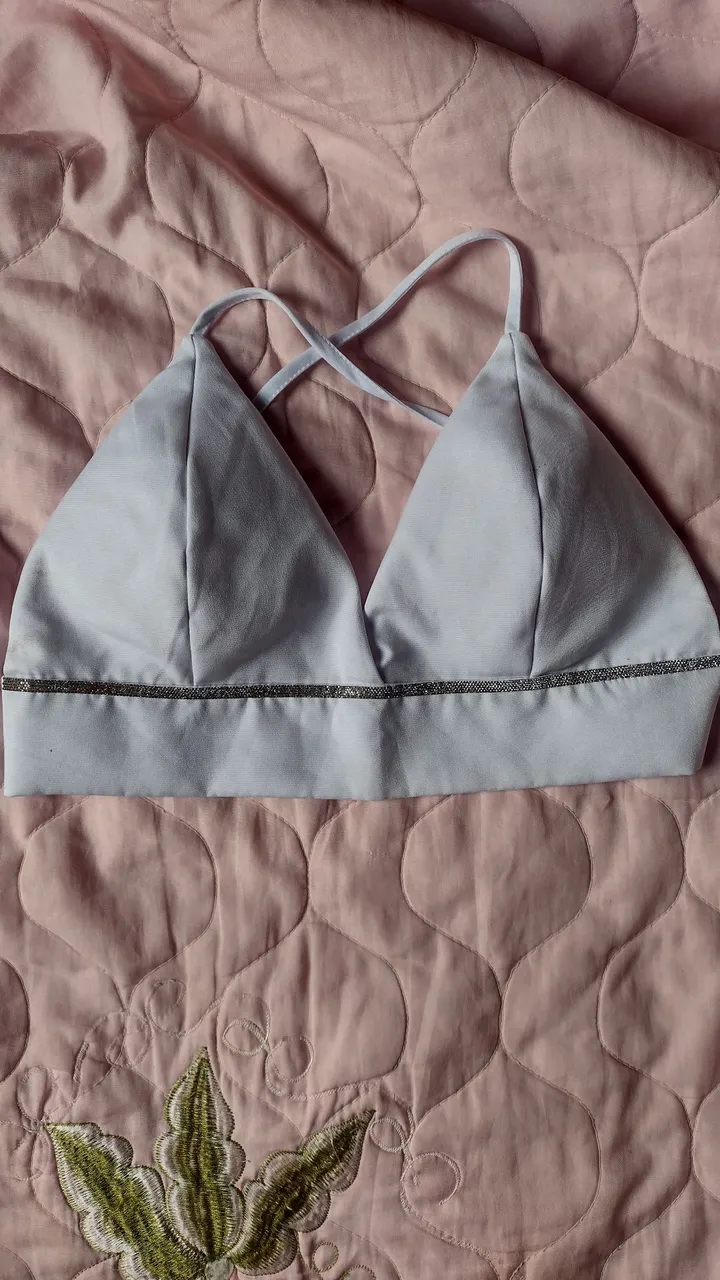 Top Cropped com Detalhe em Glitter
