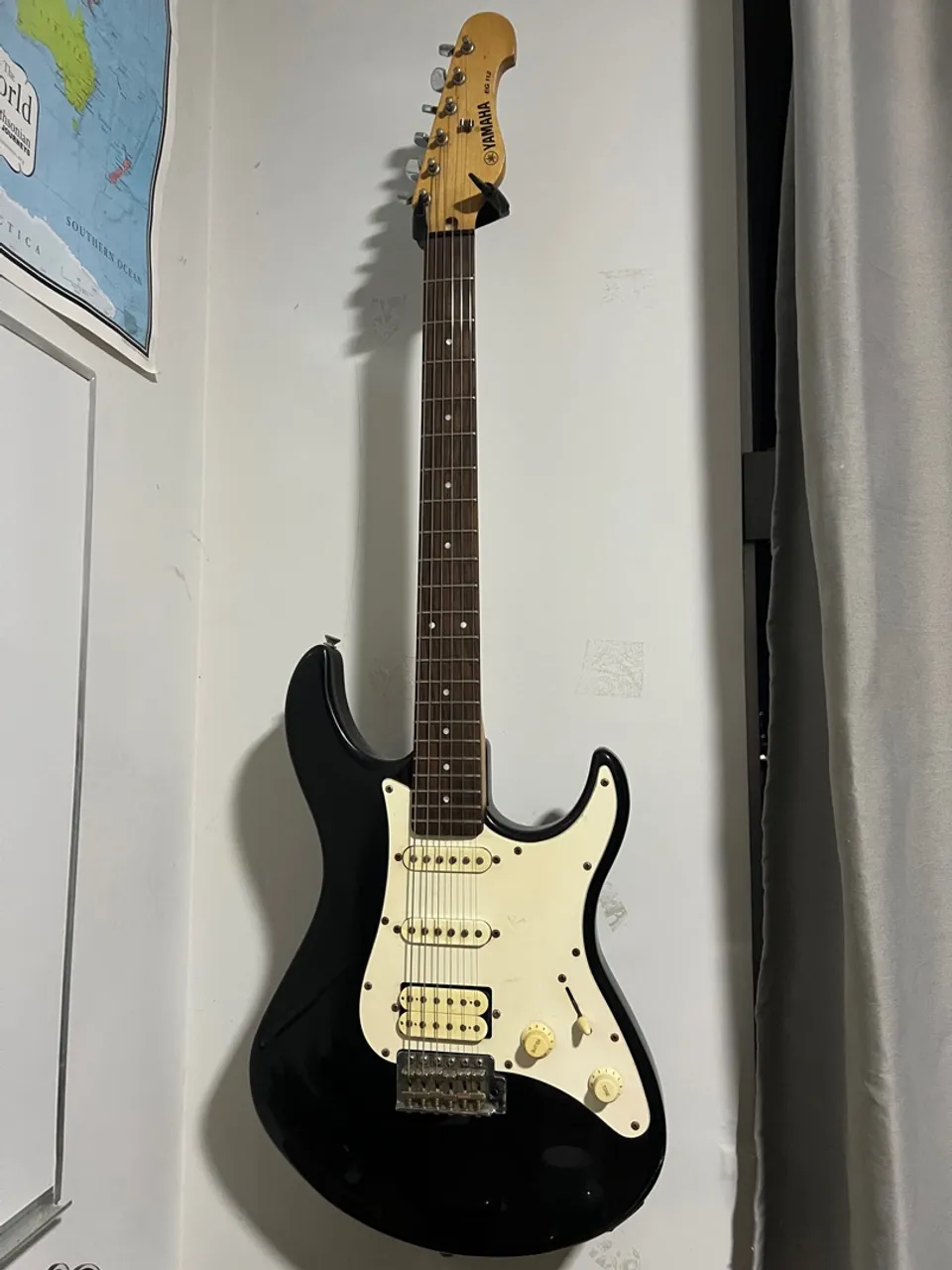 Guitarra Yamaha EG 112