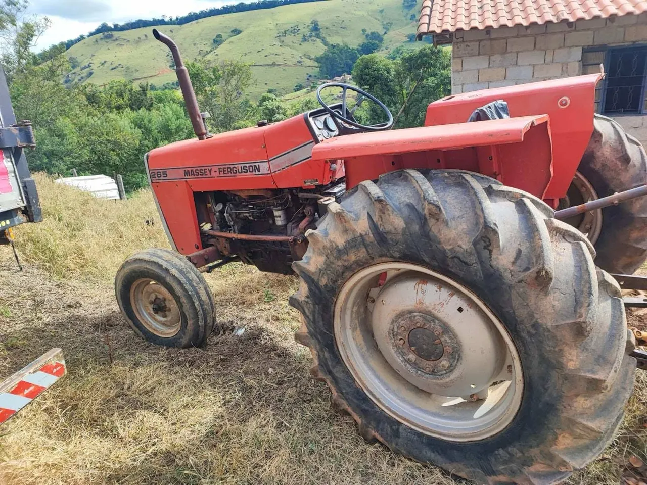 Trator Massey Ferguson 265 - Ótimo Estado