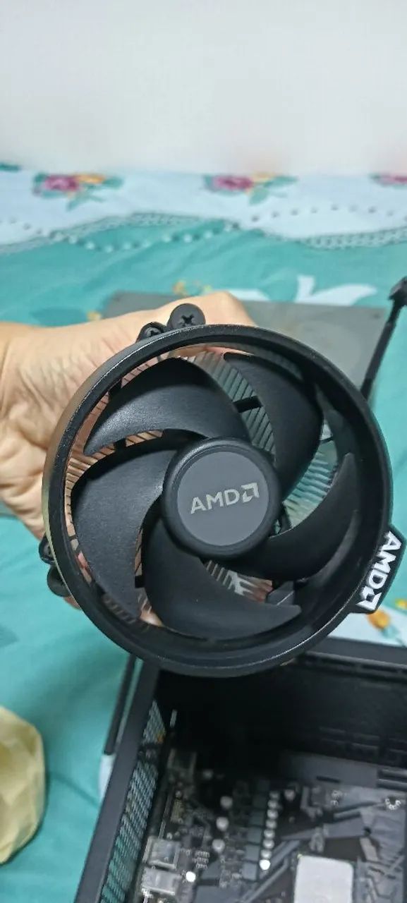 Kit Processador AMD Ryzen 5 5600G, Placa mãe Gigabyte B550M , Fonte 550 80 Plus Goldentec - Foto 3