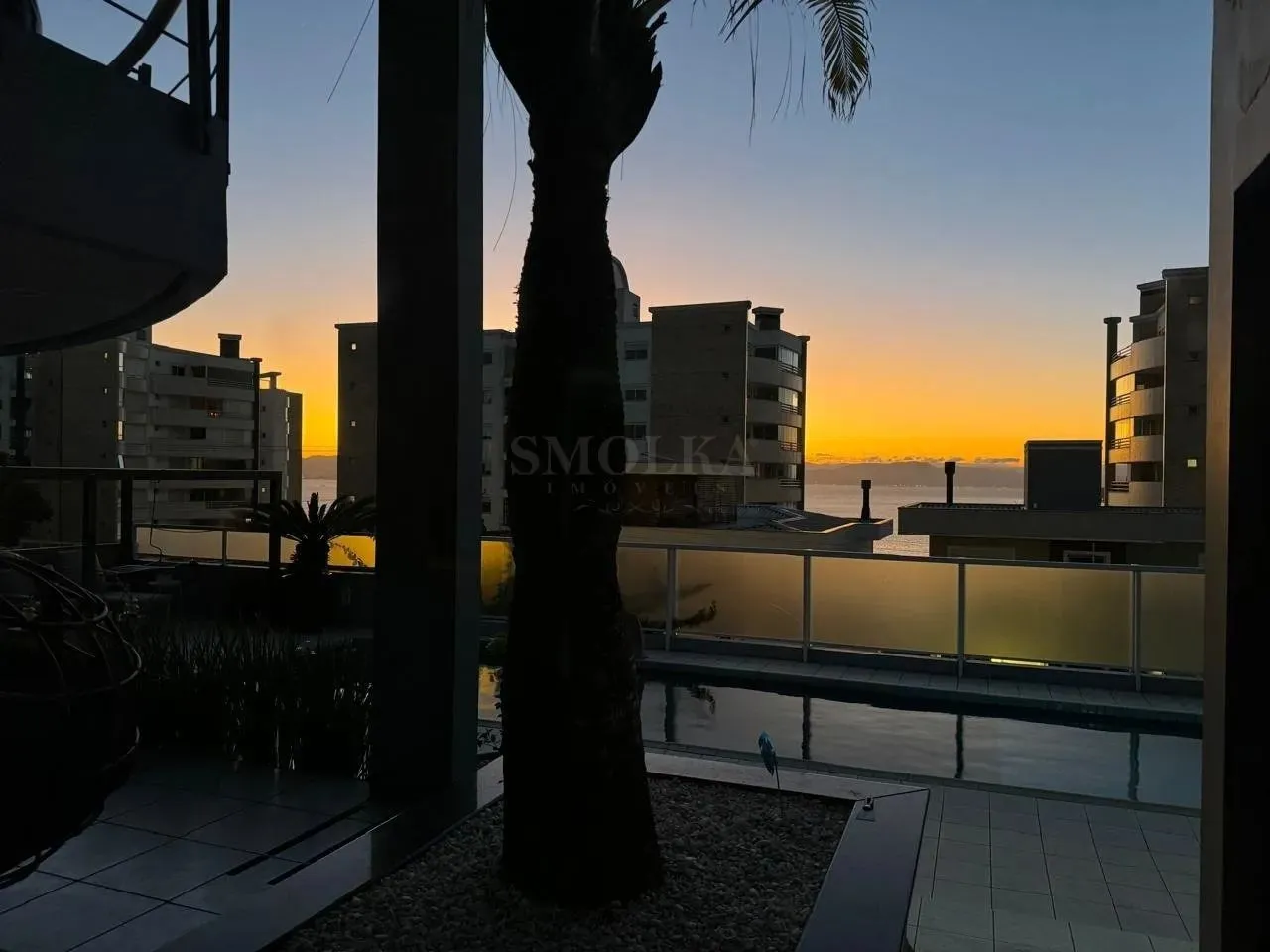 Casa com vista mar, 5 dormitorios, 3 suites e 2 demi